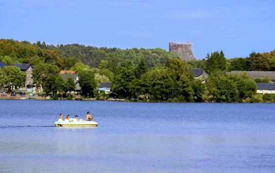 Hotel Domaine Du Lac Chambon Murol Buitenkant foto